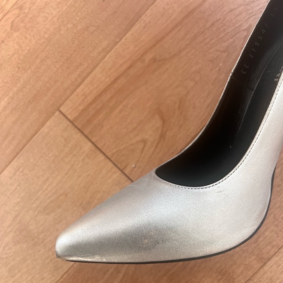 Saint Laurent leather pumps - Picture 8 of 8